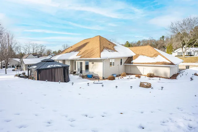 $429,000 | 1628 Michigan Avenue, Wisconsin Dells, WI 53965