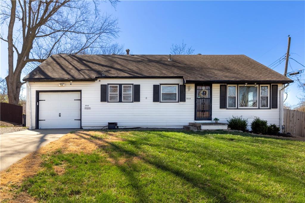 3505 Ruysser Road Kansas City, MO 64137 - Photo 1 of 33