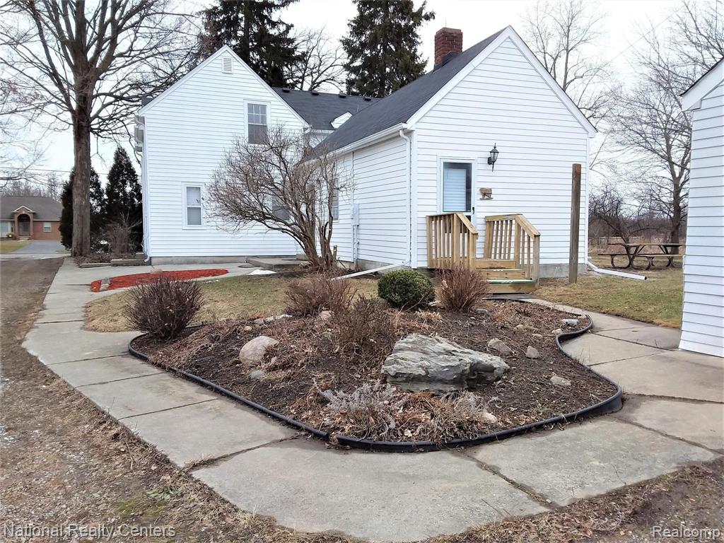 60001 Eight Mile Road South Lyon, MI 48178 - Photo 5 of 44