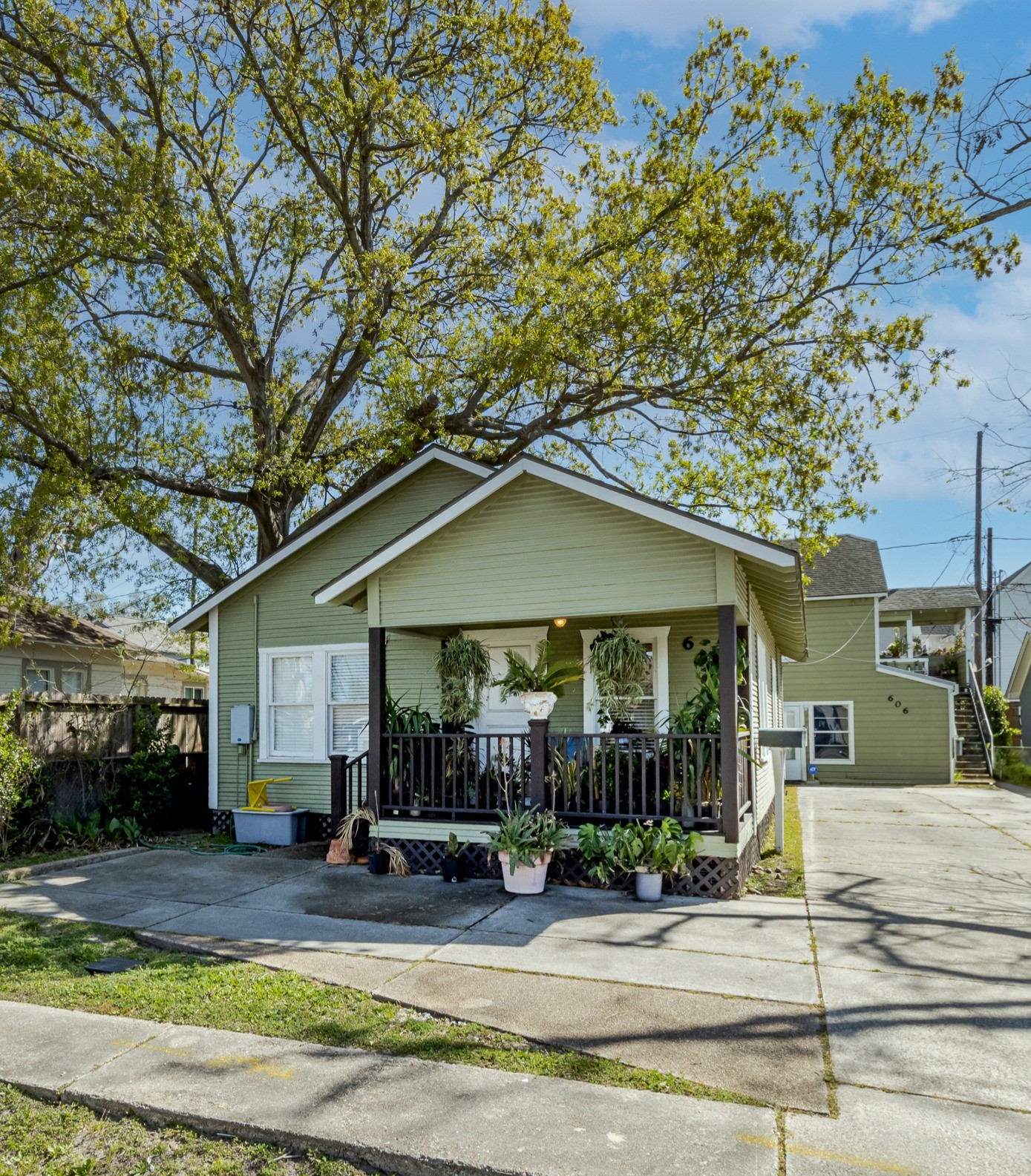 606 Enid Street, Unit 3 Houston, TX 77009 - Photo 1 of 42 a view of a house with entertaining space