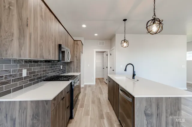 $459,990 | 10574 West Teratai Street, Star, ID 83669