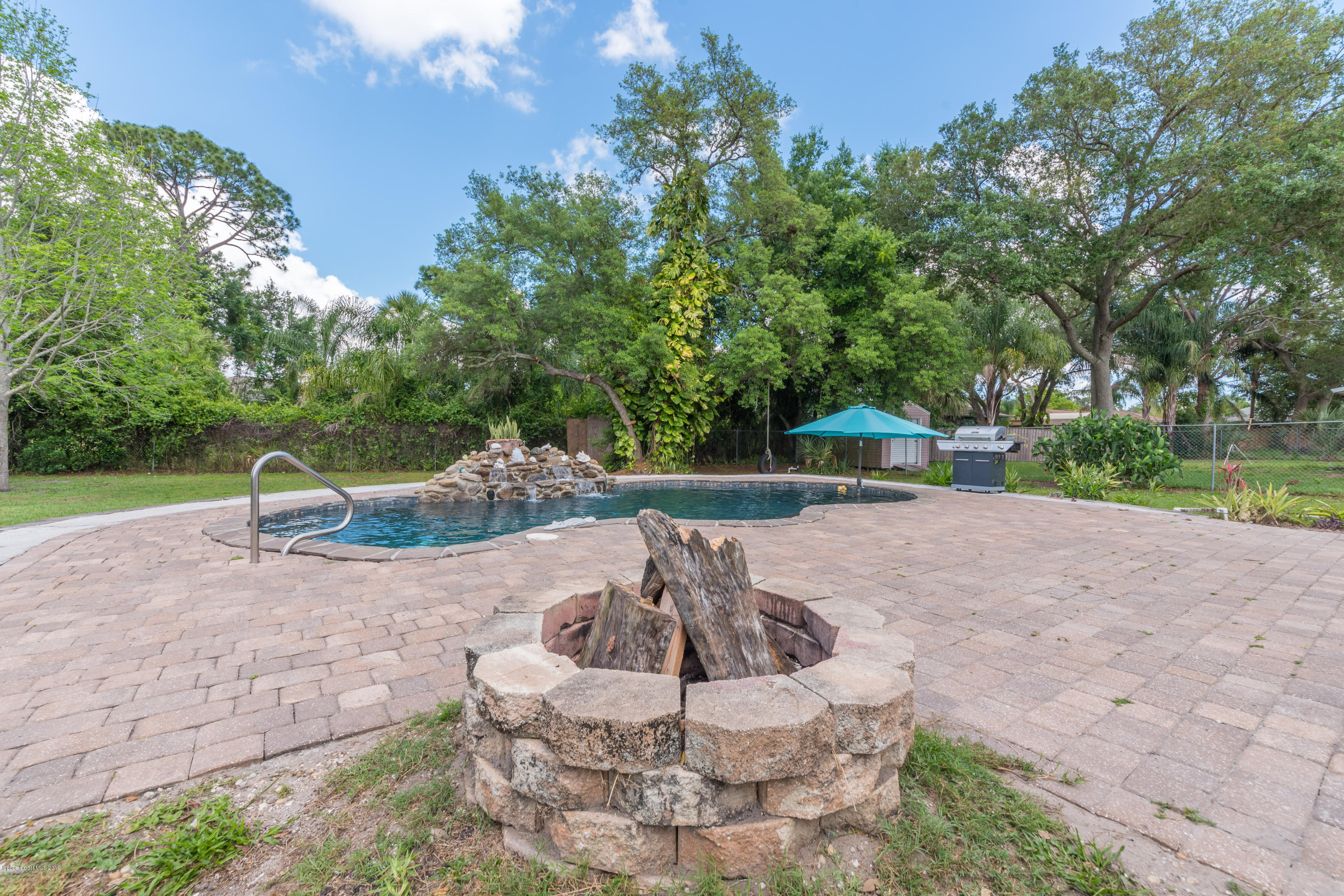 5660 Banos Avenue Cocoa, FL 32927 - Photo 4 of 22 a view of a backyard