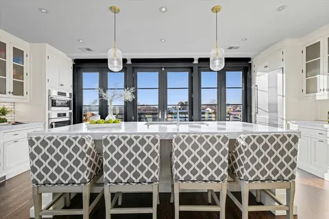 $1,499,000 | 3438 North Elaine Place, Unit PH, Chicago, IL 60657