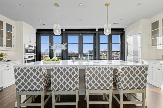 $1,499,000 | 3438 North Elaine Place, Unit PH, Chicago, IL 60657