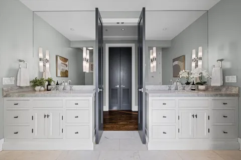 $1,499,000 | 3438 North Elaine Place, Unit PH, Chicago, IL 60657