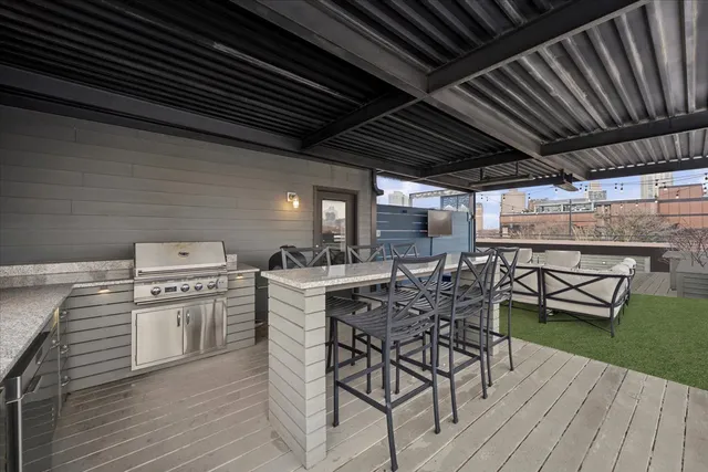 $1,499,000 | 3438 North Elaine Place, Unit PH, Chicago, IL 60657