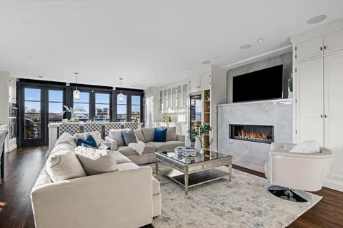 $1,499,000 | 3438 North Elaine Place, Unit PH, Chicago, IL 60657