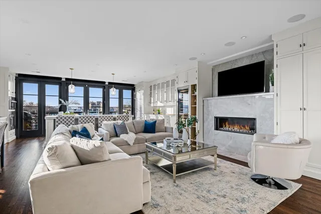$1,499,000 | 3438 North Elaine Place, Unit PH, Chicago, IL 60657