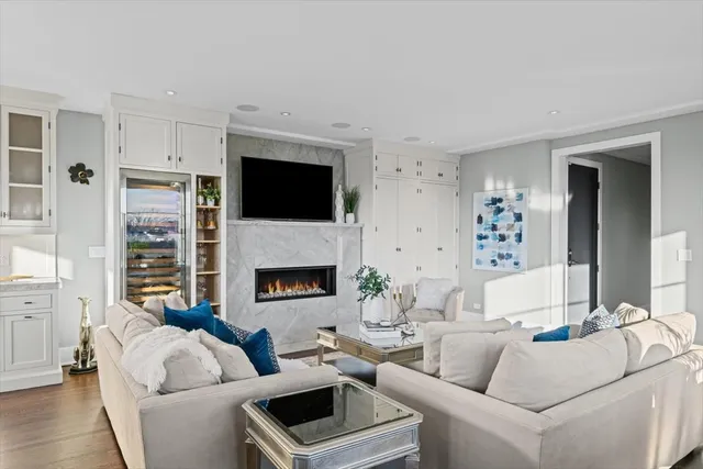 $1,499,000 | 3438 North Elaine Place, Unit PH, Chicago, IL 60657