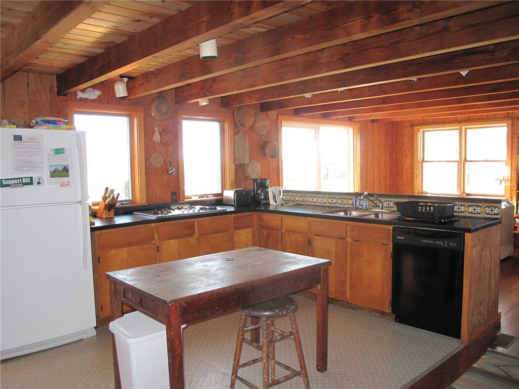 1218 West Side Road Block Island, RI 02807 - Photo 3 of 9 Kitchen