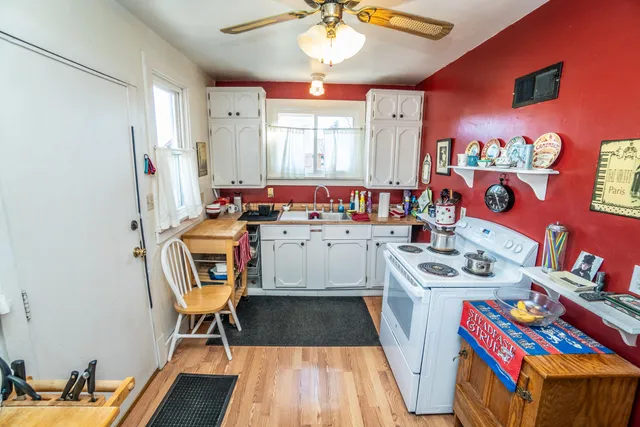 $279,900 | 824 Park Avenue, West Bend, WI 53090