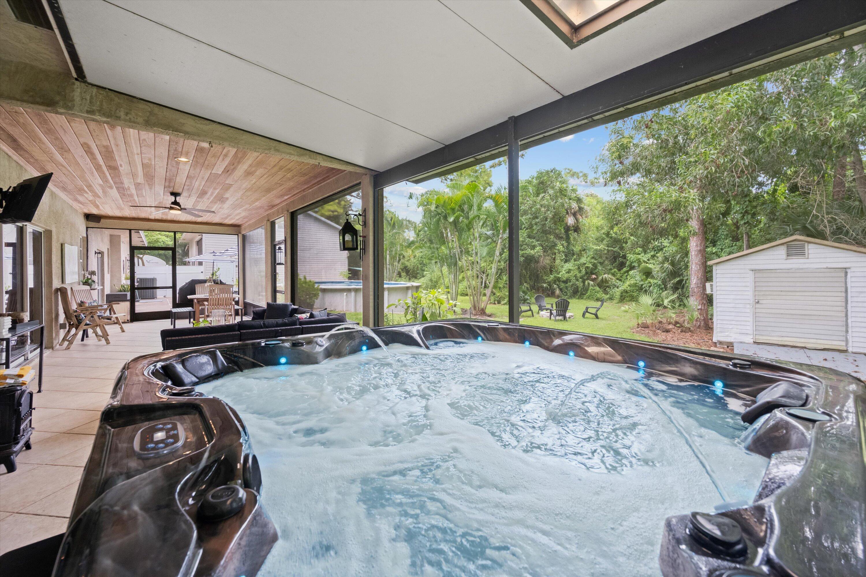 10771 154th Road North Jupiter, FL 33478 - Photo 54 of 87 a view of a room with gym equipment