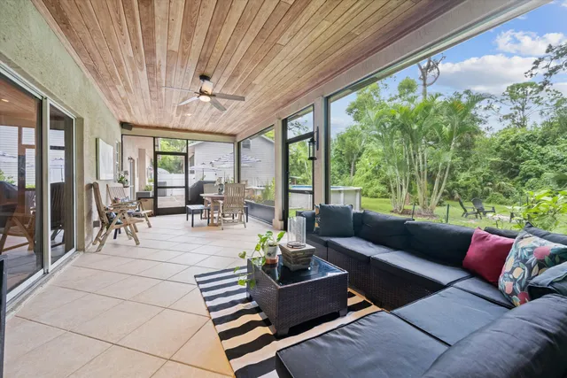 $1,075,000 | 10771 154th Road North, Jupiter, FL 33478