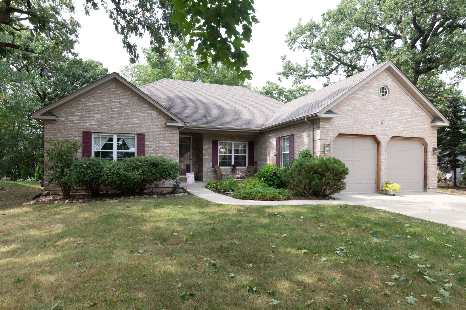 630 Robin Ridge Elgin, IL 60123 - Photo 1 of 21