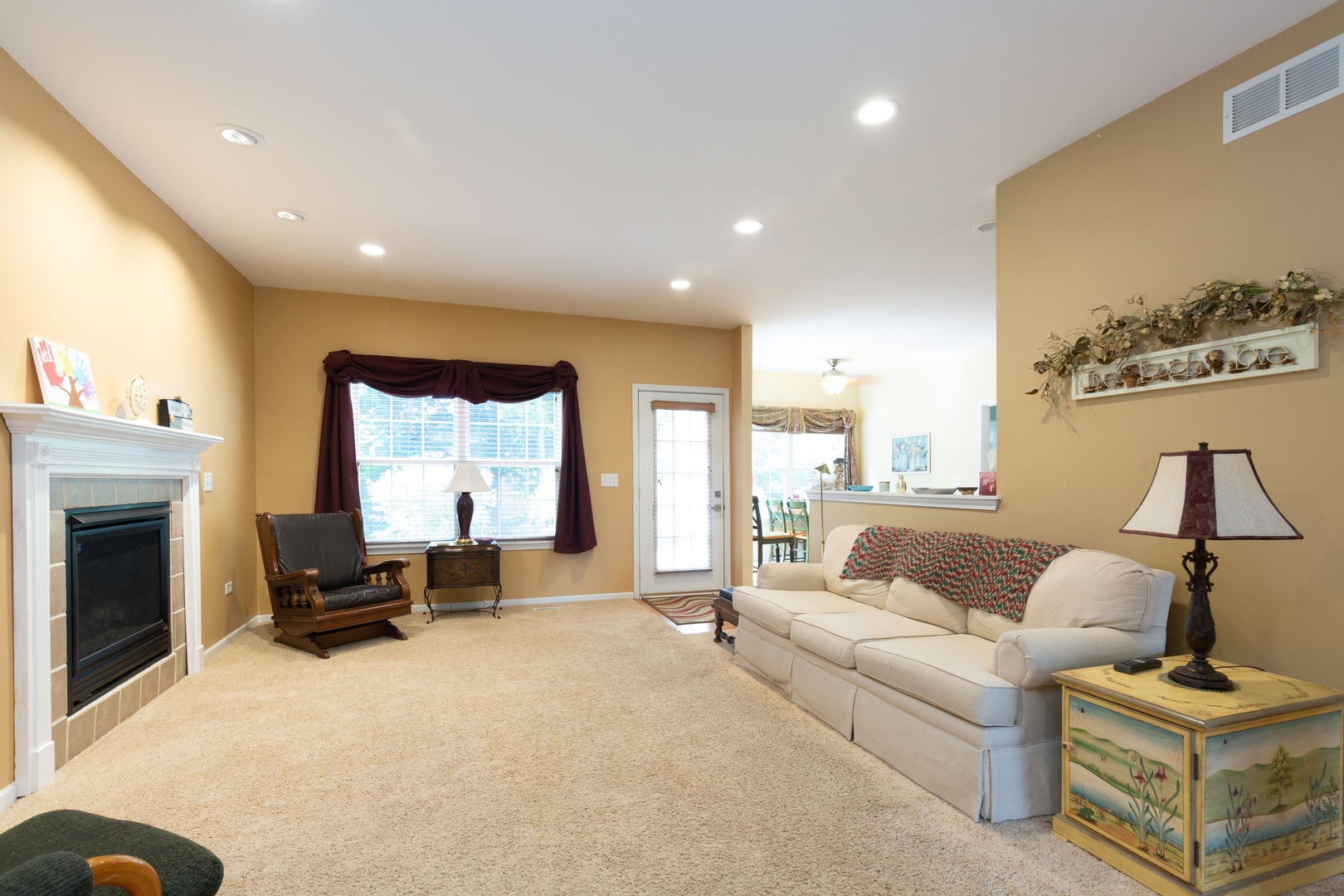 630 Robin Ridge Elgin, IL 60123 - Photo 5 of 21