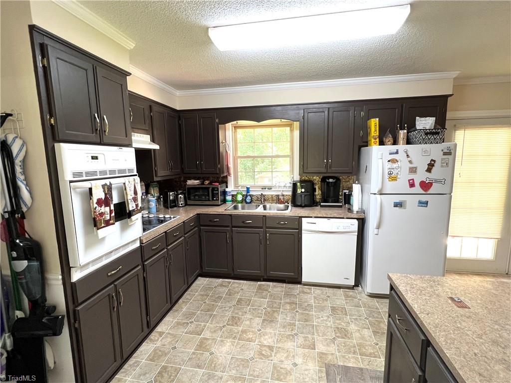 121 West Greenhill Road Mount Airy, NC 27030 - Photo 11 of 17 Gallery Image 11