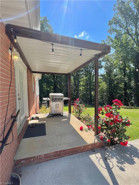 121 West Greenhill Road Mount Airy, NC 27030 - Photo 5 of 17 Gallery Image 5