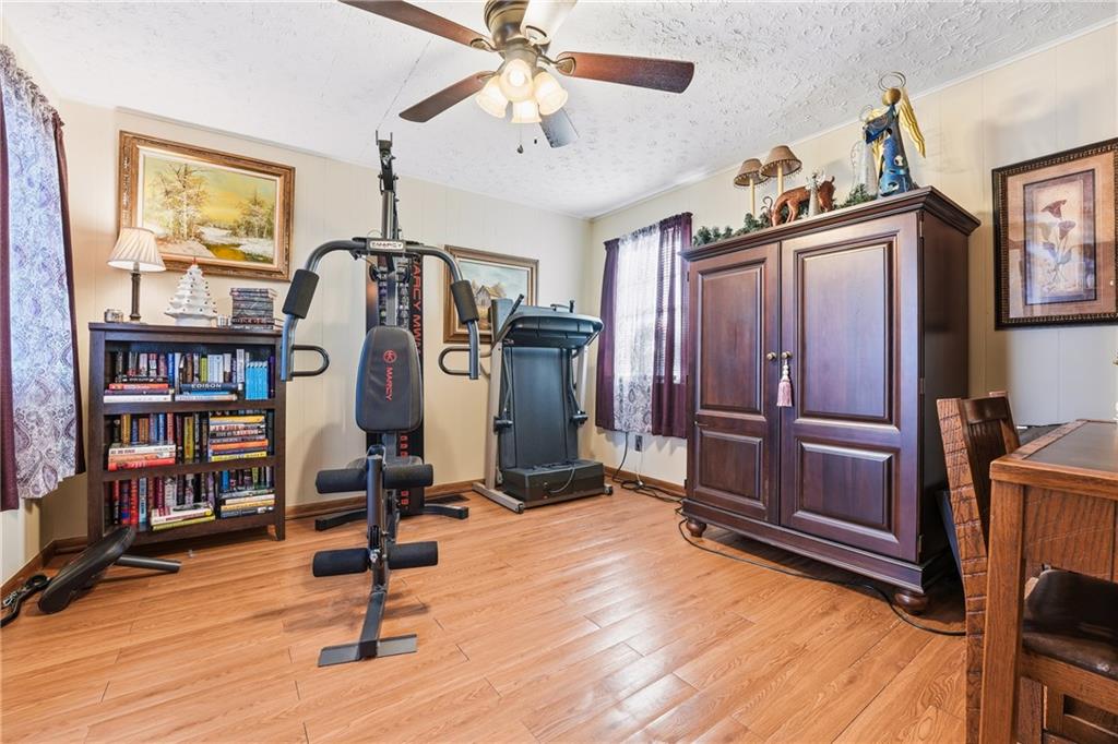 1279 Griswold Street Sharon, PA 16146 - Photo 11 of 30 The Family room has endless possibilities, an office, TV room, gym, or kids play room
