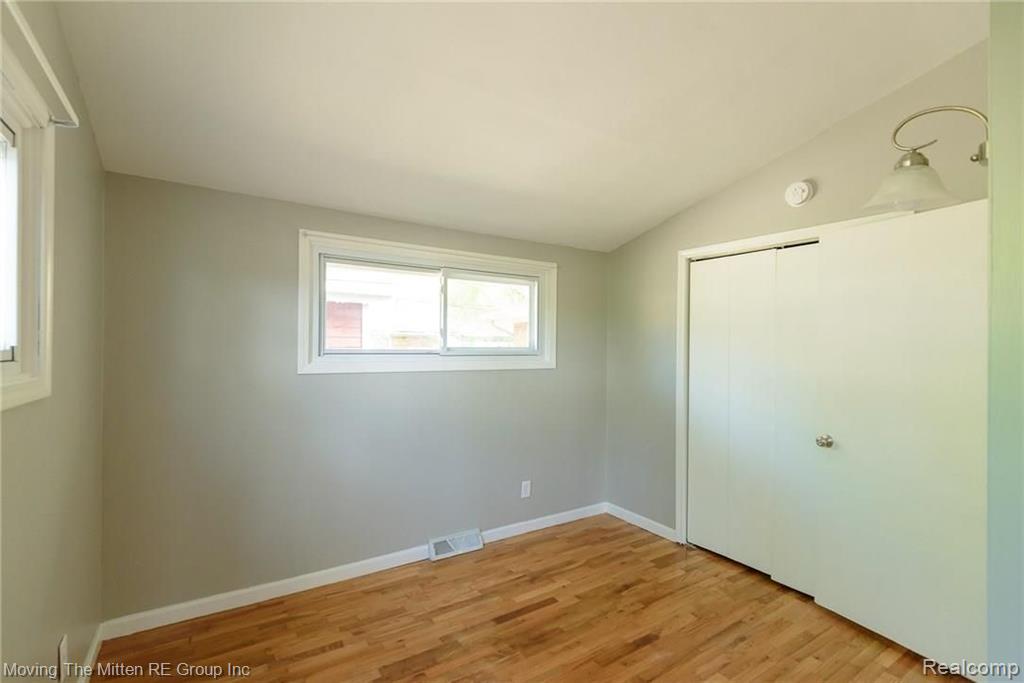8431 Belleville Road Belleville, MI 48111 - Photo 20 of 42