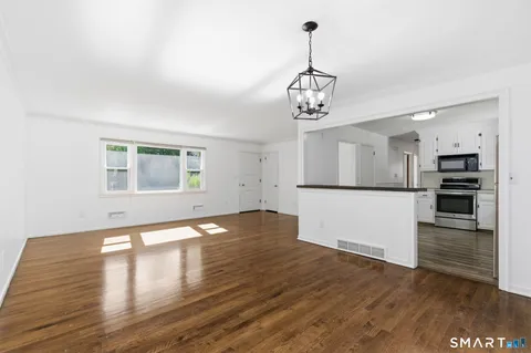 $439,000 | 417 Moose Hill Road, Monroe, CT 06468