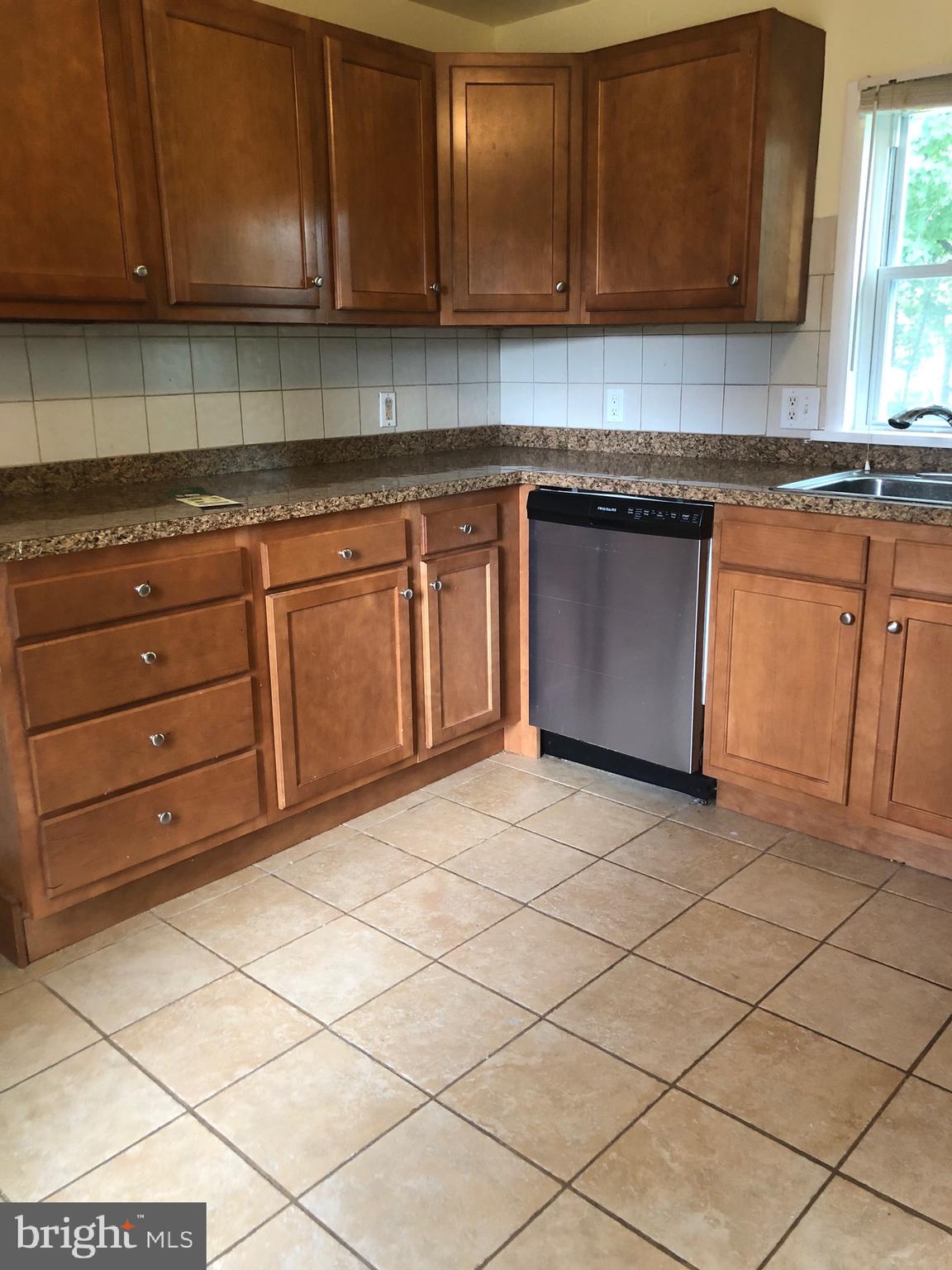2586 South Main Road Vineland, NJ 08360 - Photo 3 of 14 Kitchen