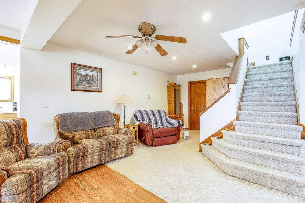 14293 Gilchrist Road Mount Vernon, OH 43050 - Photo 9 of 70 1-9