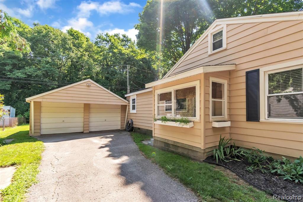 21484 Power Road Farmington Hills, MI 48336 - Photo 41 of 46