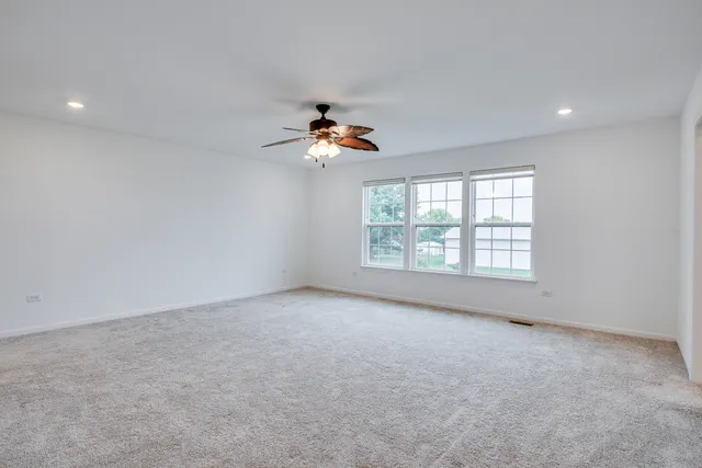 $3,700 | 205 Tinana Street, Oswego, IL 60543