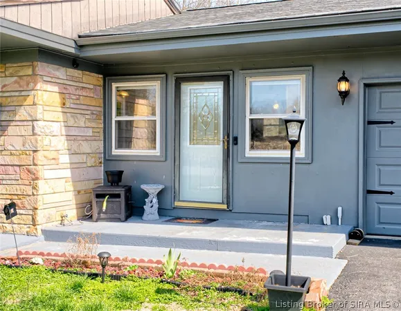 $212,000 | 800 North Water Street, Pekin, IN 47165