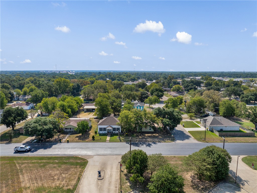 610 West Davis Street Hearne, TX 77859 - Photo 23 of 27 Aerial view of residential area