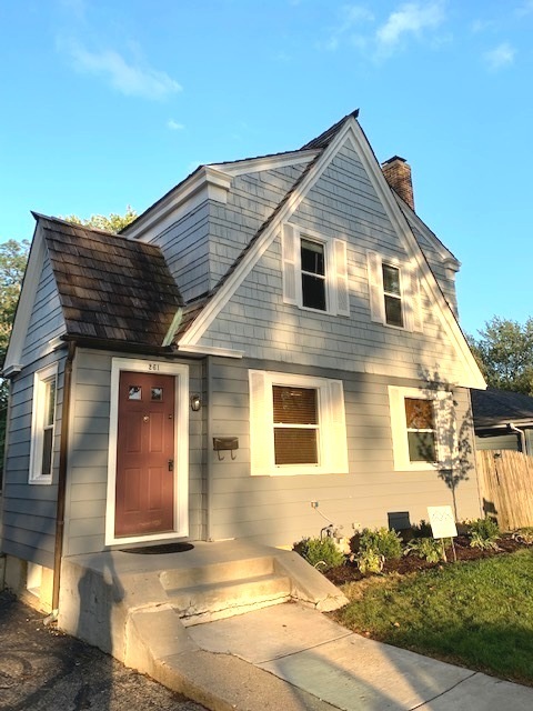 261 Rouse Avenue Mundelein, IL 60060 - Photo 1 of 18