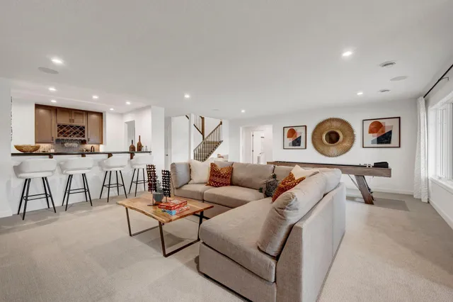 $887,391 | 6796 Bellflower Drive, Minnetrista, MN 55331