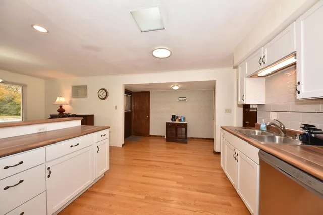 $284,900 | 5607 North Argyle Avenue, Glendale, WI 53209