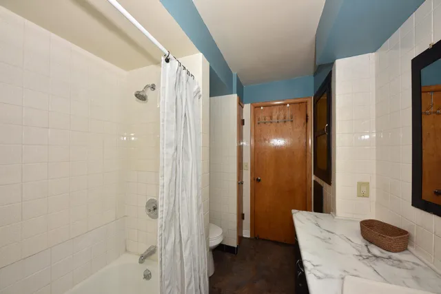 $284,900 | 5607 North Argyle Avenue, Glendale, WI 53209