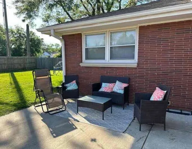 $284,900 | 5607 North Argyle Avenue, Glendale, WI 53209