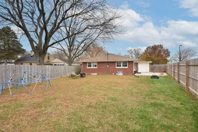 $284,900 | 5607 North Argyle Avenue, Glendale, WI 53209