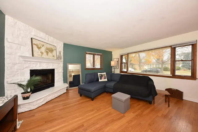 $284,900 | 5607 North Argyle Avenue, Glendale, WI 53209