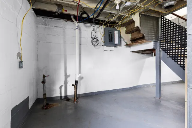 $133,000 | 403 East 9th Street, Rock Falls, IL 61071