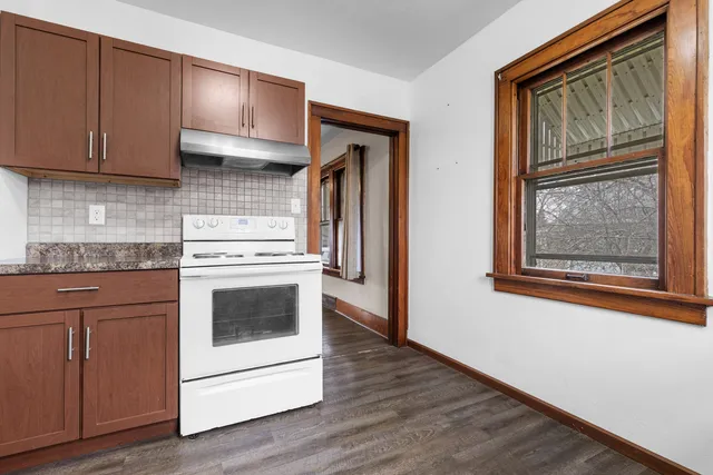 $133,000 | 403 East 9th Street, Rock Falls, IL 61071