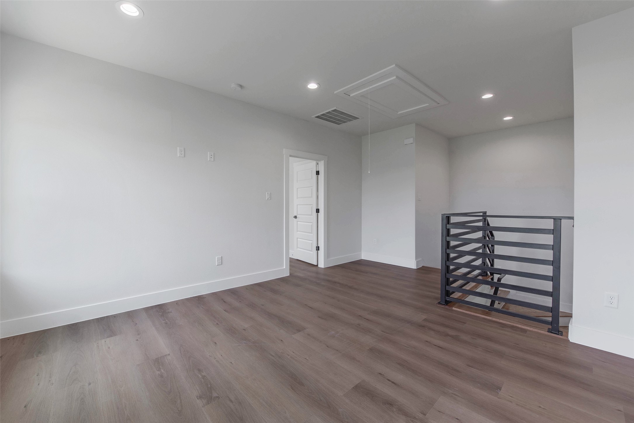 9311 Jutland Road Houston, TX 77033 - Photo 16 of 28 A versatile flex space serves as a second family room, home office, gym, or play area, offering endless possibilities to suit your lifestyle.