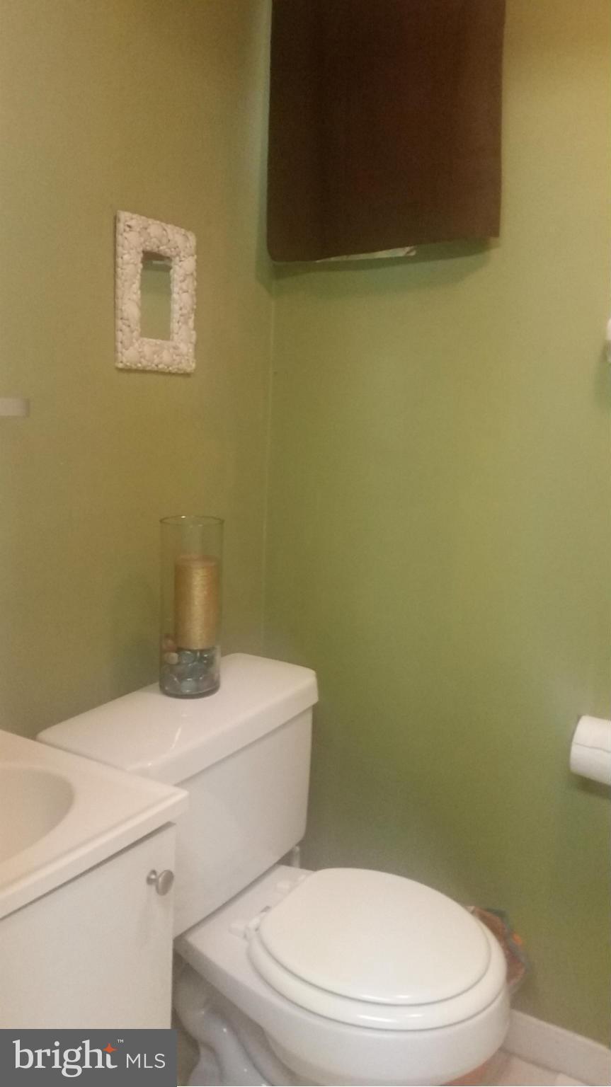 11932 Bluhill Road Silver Spring, MD 20902 - Photo 14 of 17 Bath