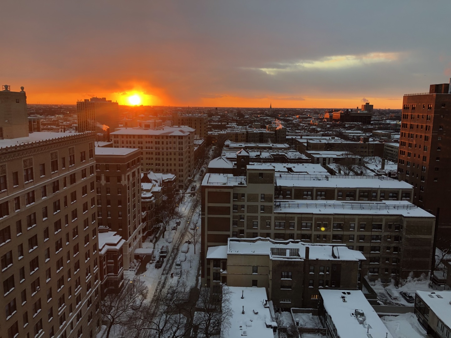 2909 North Sheridan Road, Unit 1711 Chicago, IL 60657 - Photo 13 of 14 a city view