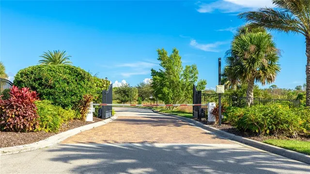 $585,000 | 5720 Semolino Street, Nokomis, FL 34275