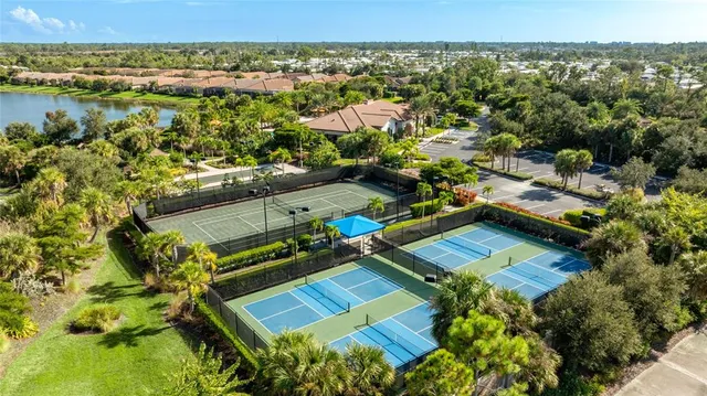 $585,000 | 5720 Semolino Street, Nokomis, FL 34275