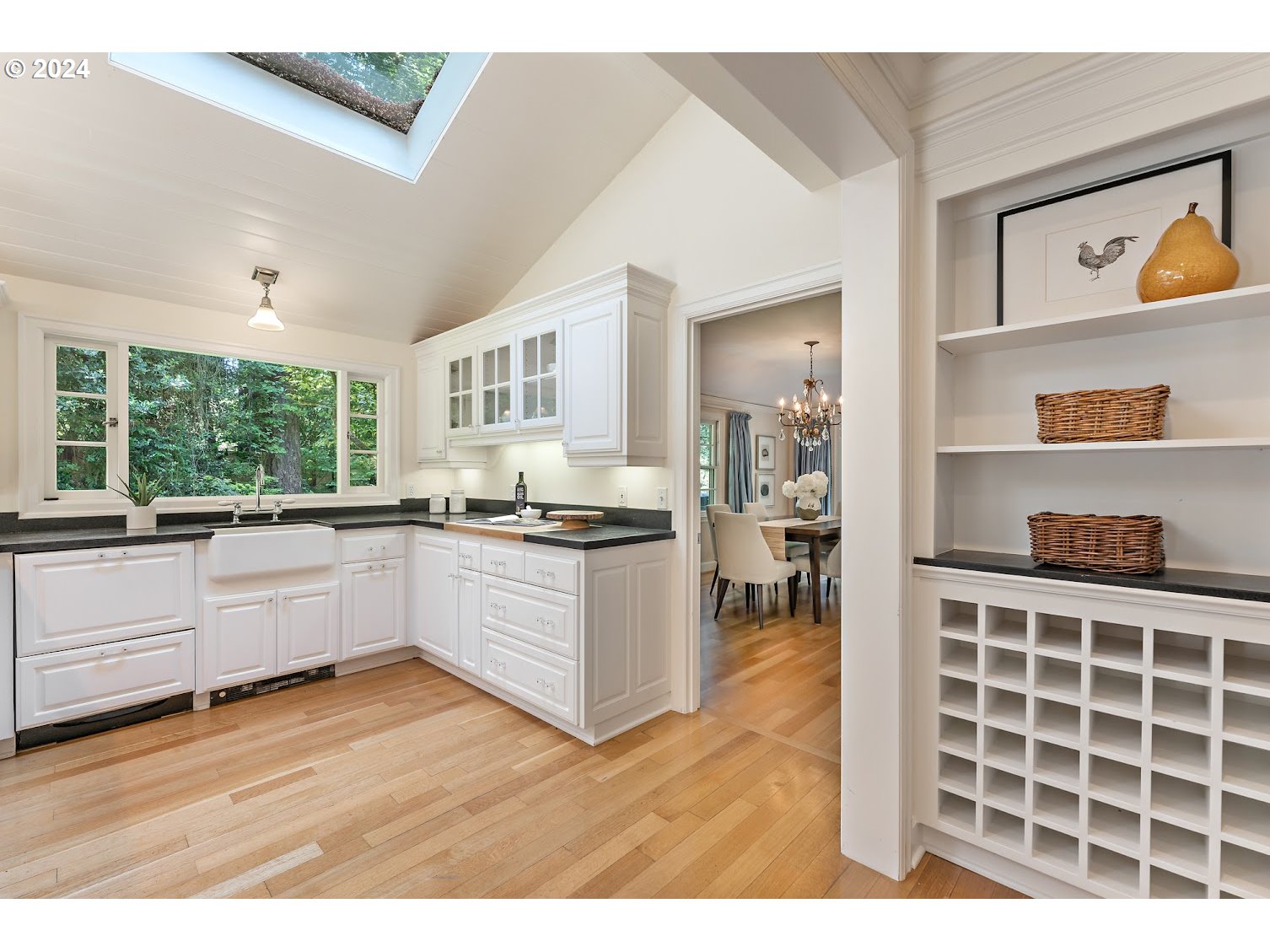 650 Southwest Glen Road Portland, OR 97219 - Photo 11 of 41 Gallery Image 11