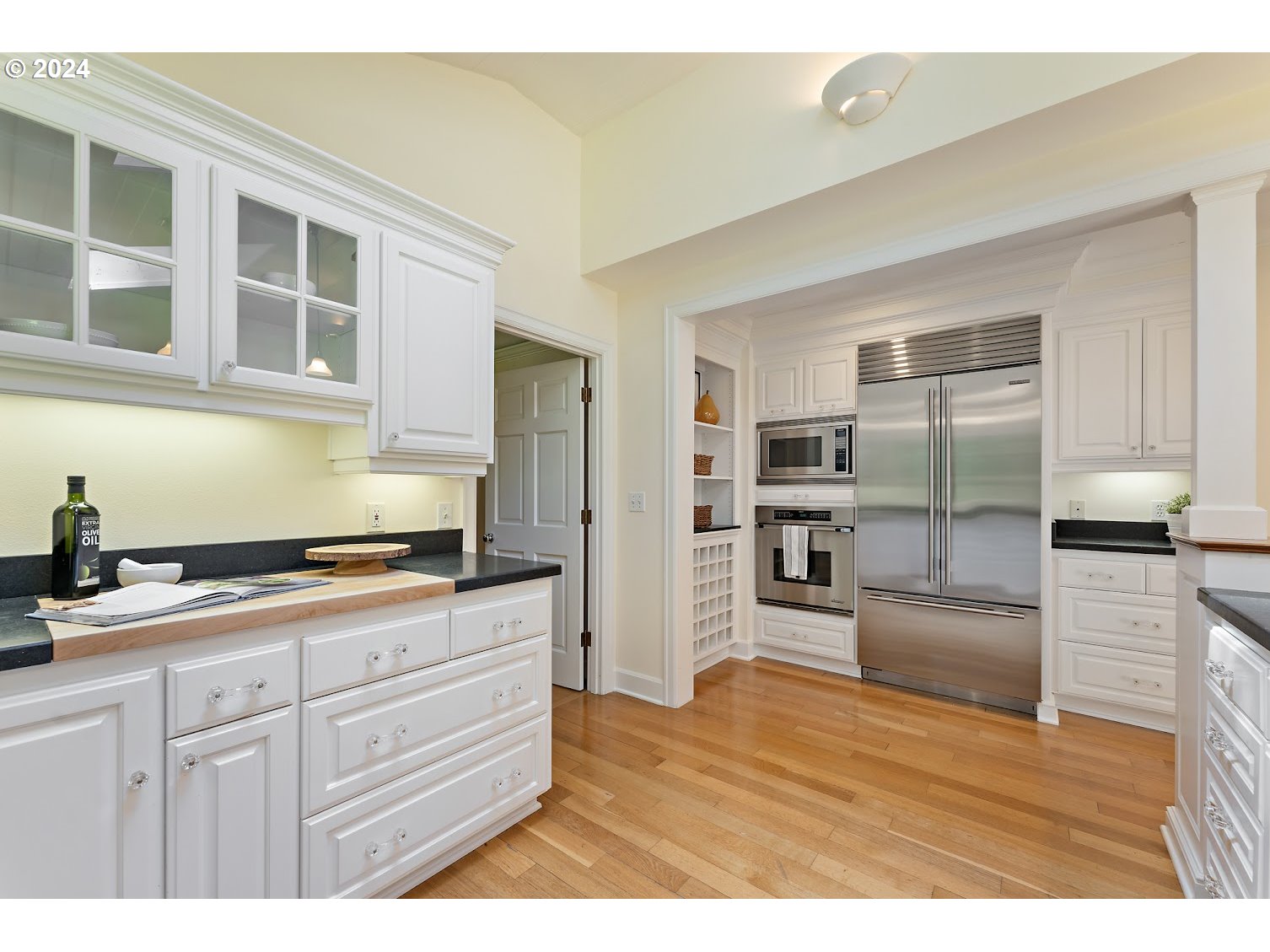 650 Southwest Glen Road Portland, OR 97219 - Photo 13 of 41 Gallery Image 13