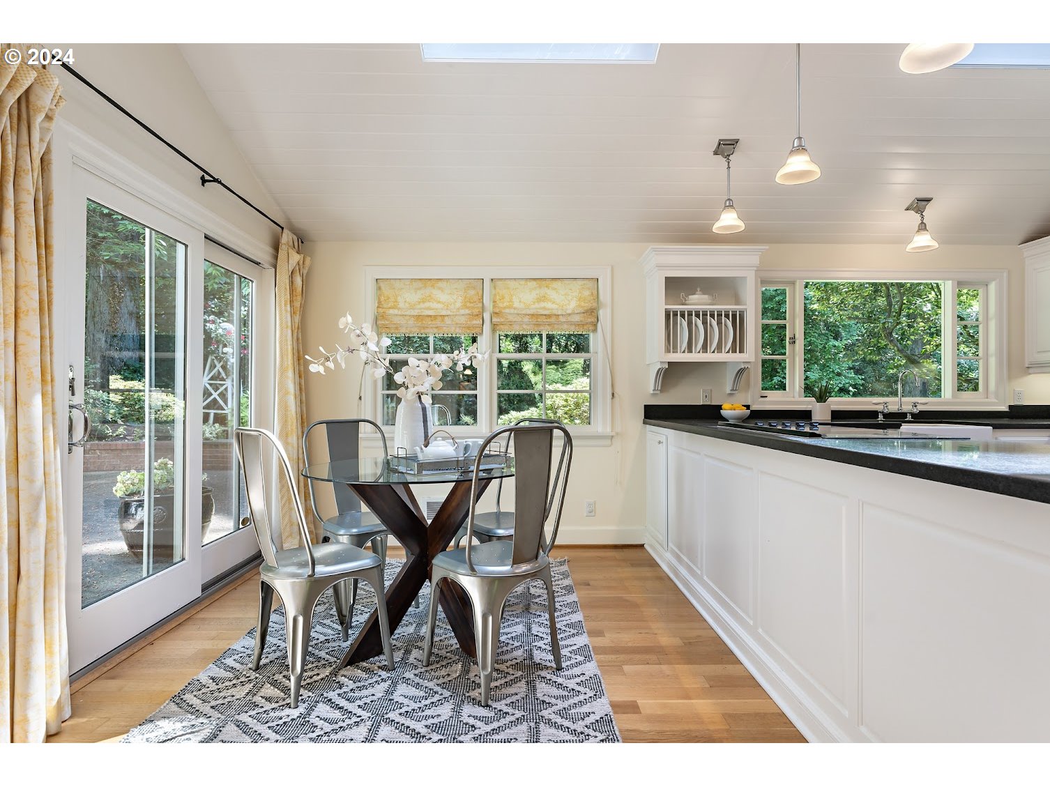 650 Southwest Glen Road Portland, OR 97219 - Photo 18 of 41 Gallery Image 18