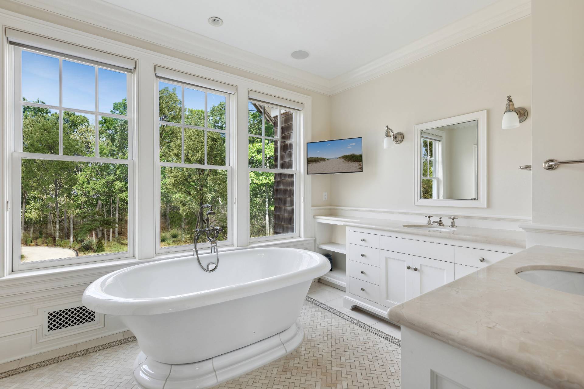 46 Briar Patch Road East Hampton, NY 11937 - Photo 24 of 38 Gallery Image 24