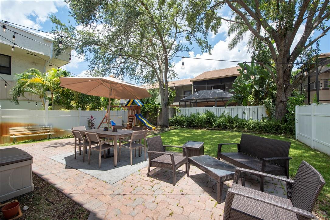 3589 Simms Street Hollywood, FL 33021 - Photo 12 of 26 Bring Your Friends & Family