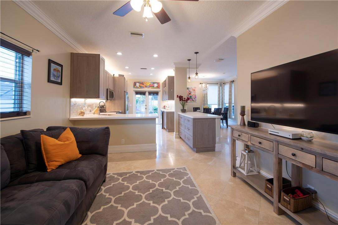 3589 Simms Street Hollywood, FL 33021 - Photo 16 of 26 Family - Sitting Room